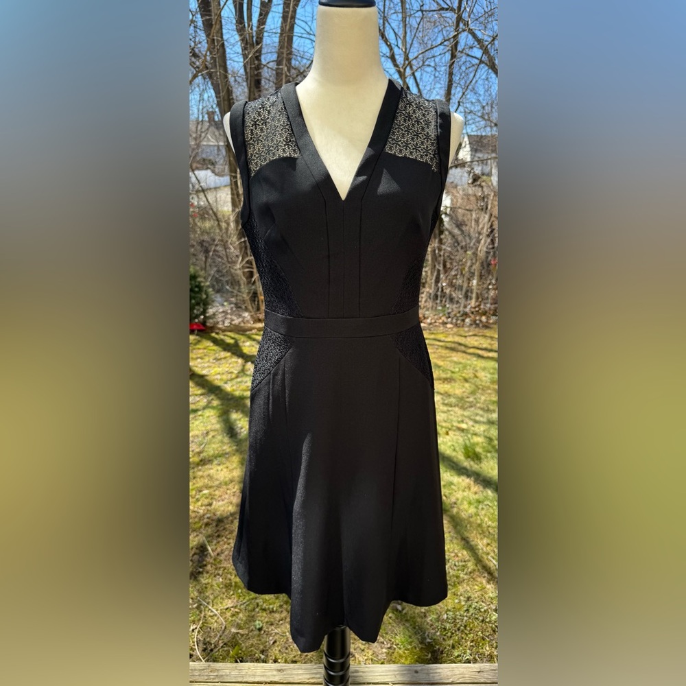 Ann Klein Sleeveless Black Dress Size 6 V Neckline Lace Detailing